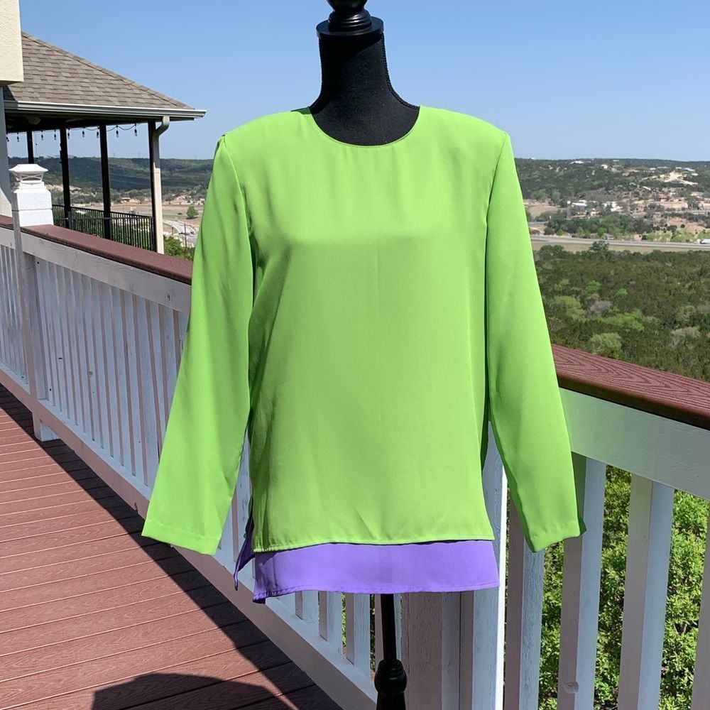 𝅺Lindsey Scott 80’s Green Purple‎ Blouse